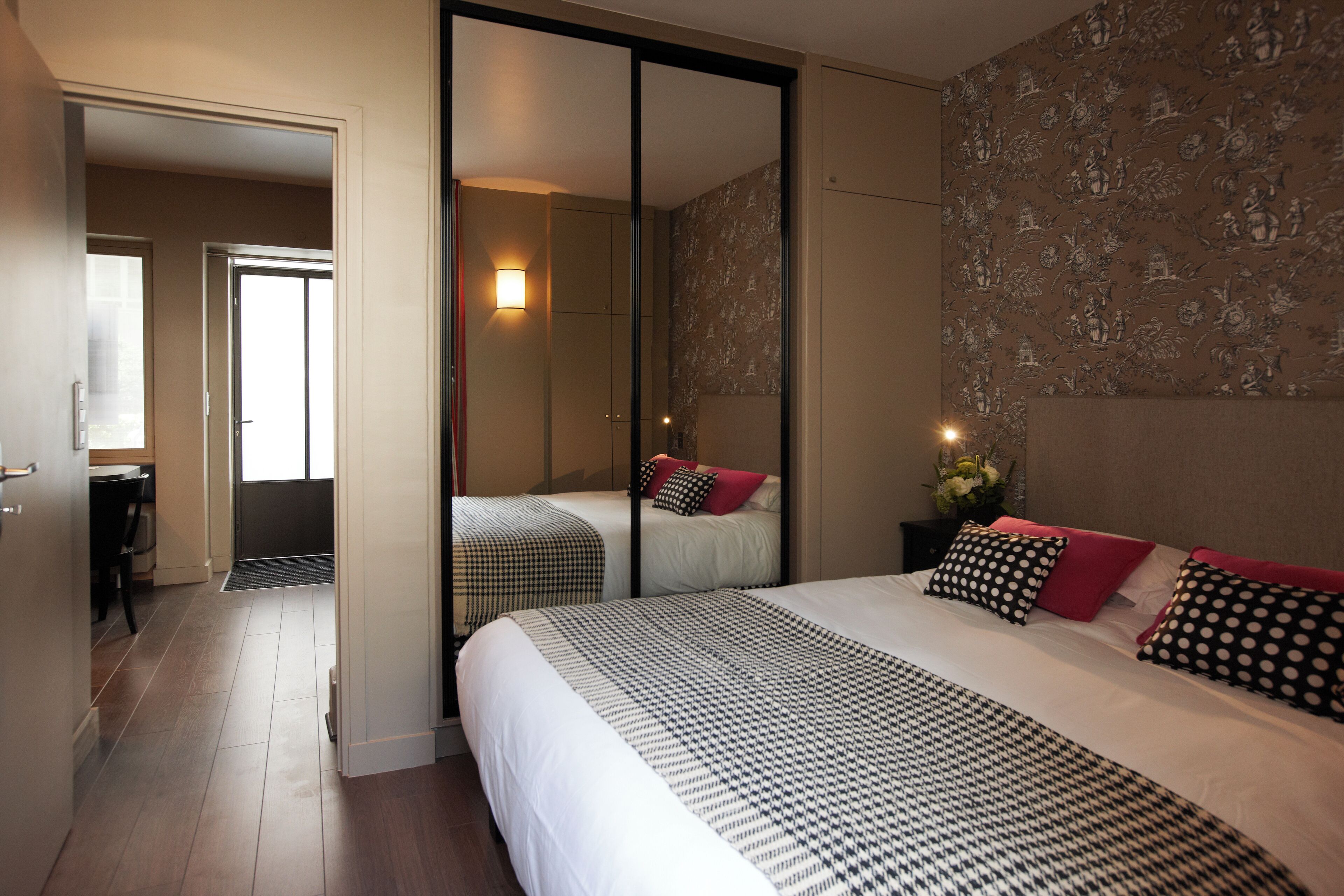 apartment, 1 queen bed with sofa bed, ground floor | premium bedding, tempur-pedic beds, in-room safe, individually decorated