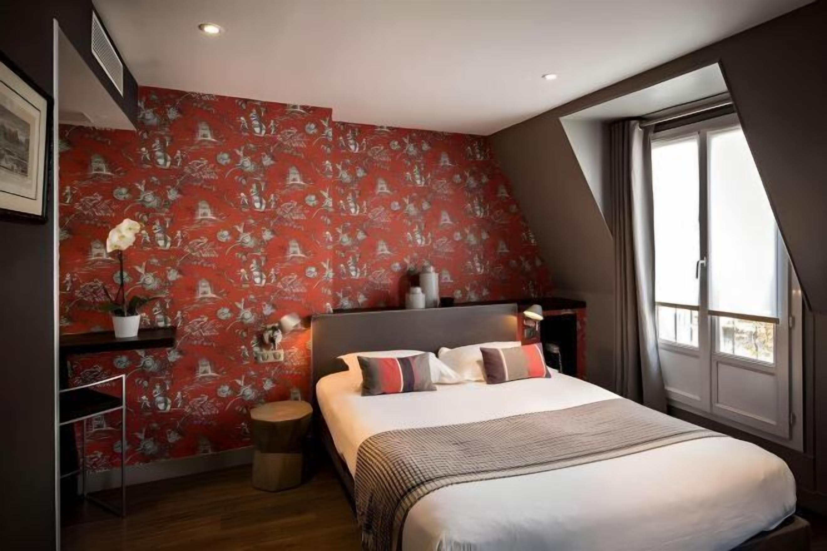 Premium bedding, Tempur-Pedic beds, in-room safe, individually decorated