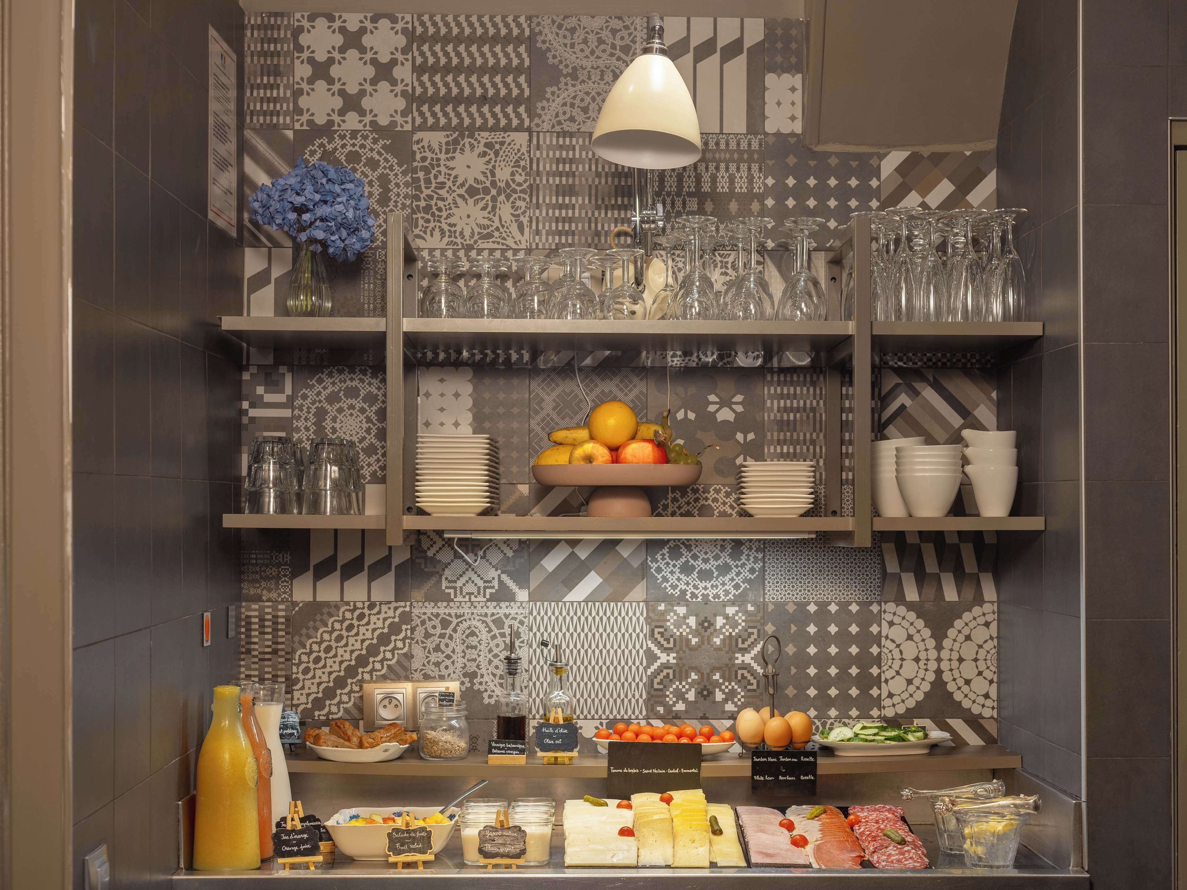 daily buffet breakfast (eur 20 per person)