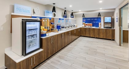 Holiday Inn Express Chicago-Downers Grove by IHG