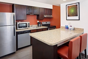Studio, 1 Queen Bed with Sofa bed | Premium bedding, pillow-top beds, desk, blackout curtains