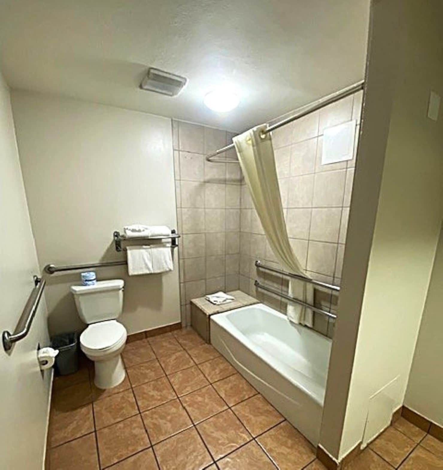 Photo - Stanford Inn & Suites Anaheim