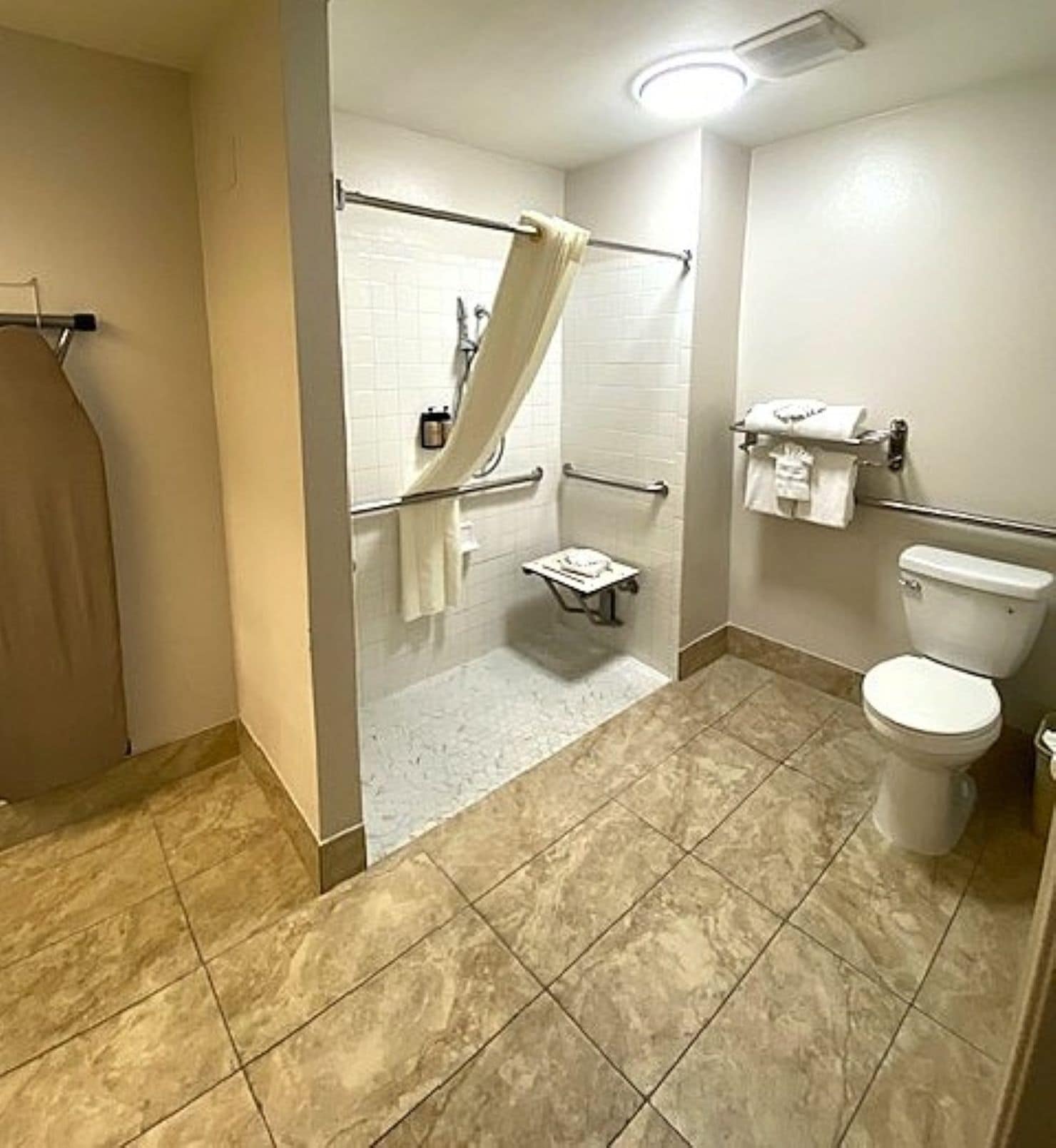 Photo - Stanford Inn & Suites Anaheim