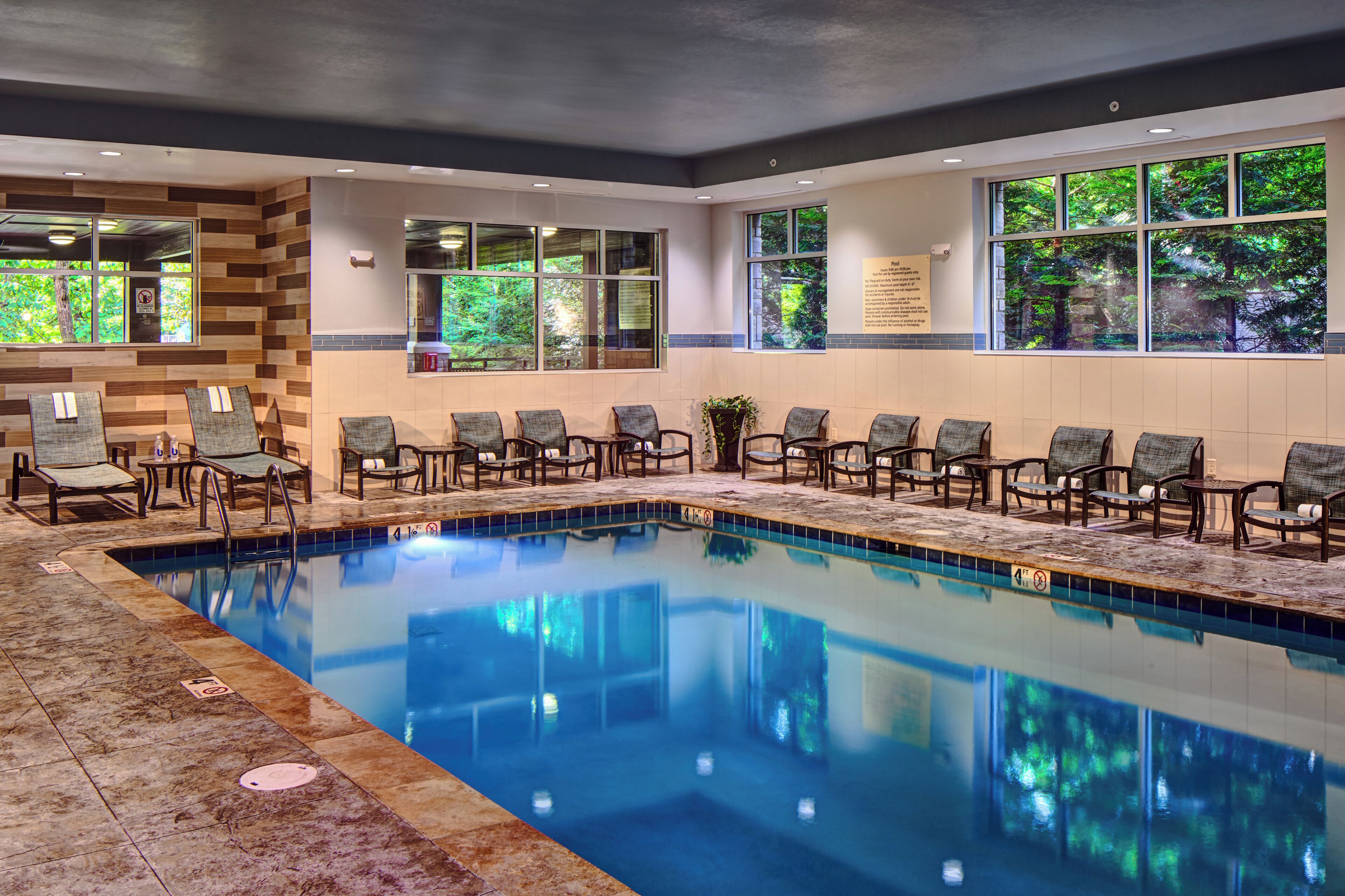 Indoor pool, pool loungers