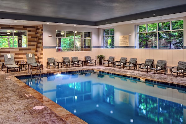 Indoor pool, pool loungers