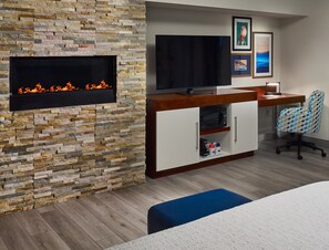 Room, 1 King Bed with Sofa bed, Accessible, Fireplace (Hearing) | Desk, laptop workspace, blackout drapes, soundproofing - Hampton Inn Gatlinburg Historic Nature Trail (Gatlinburg)