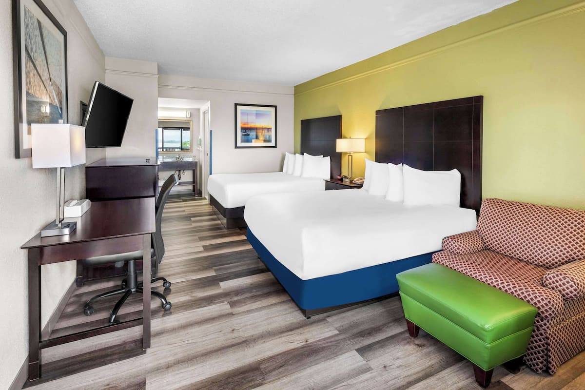 In-room safe, individually decorated, individually furnished, desk