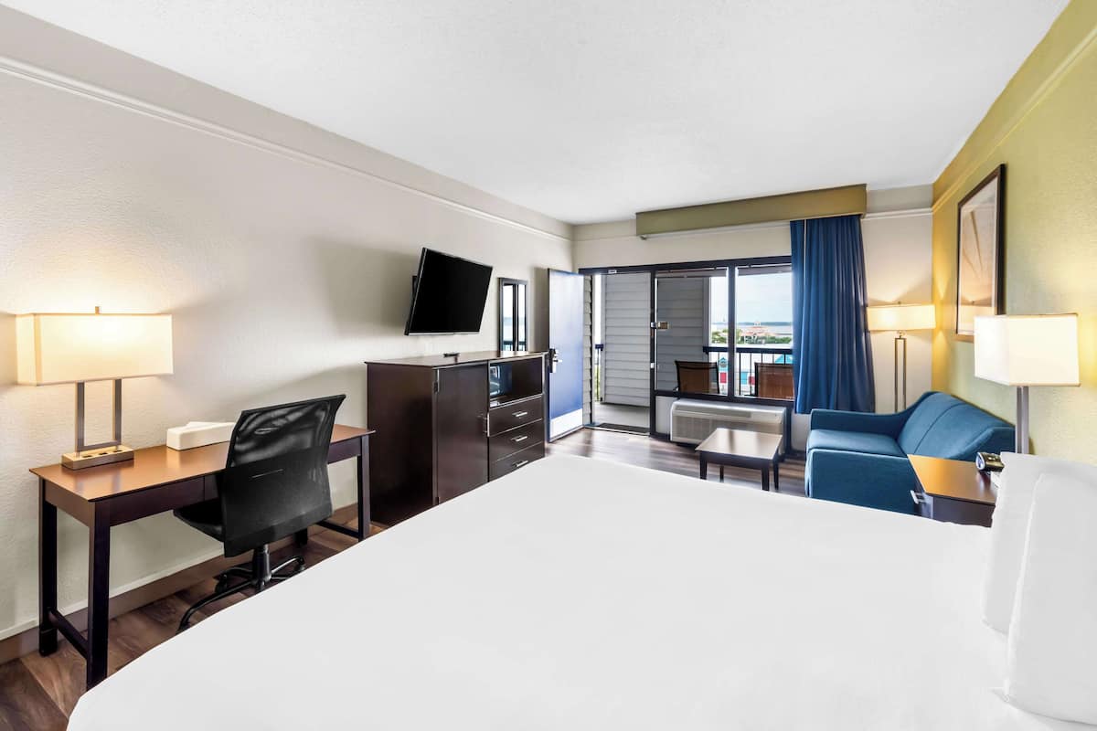 In-room safe, individually decorated, individually furnished, desk