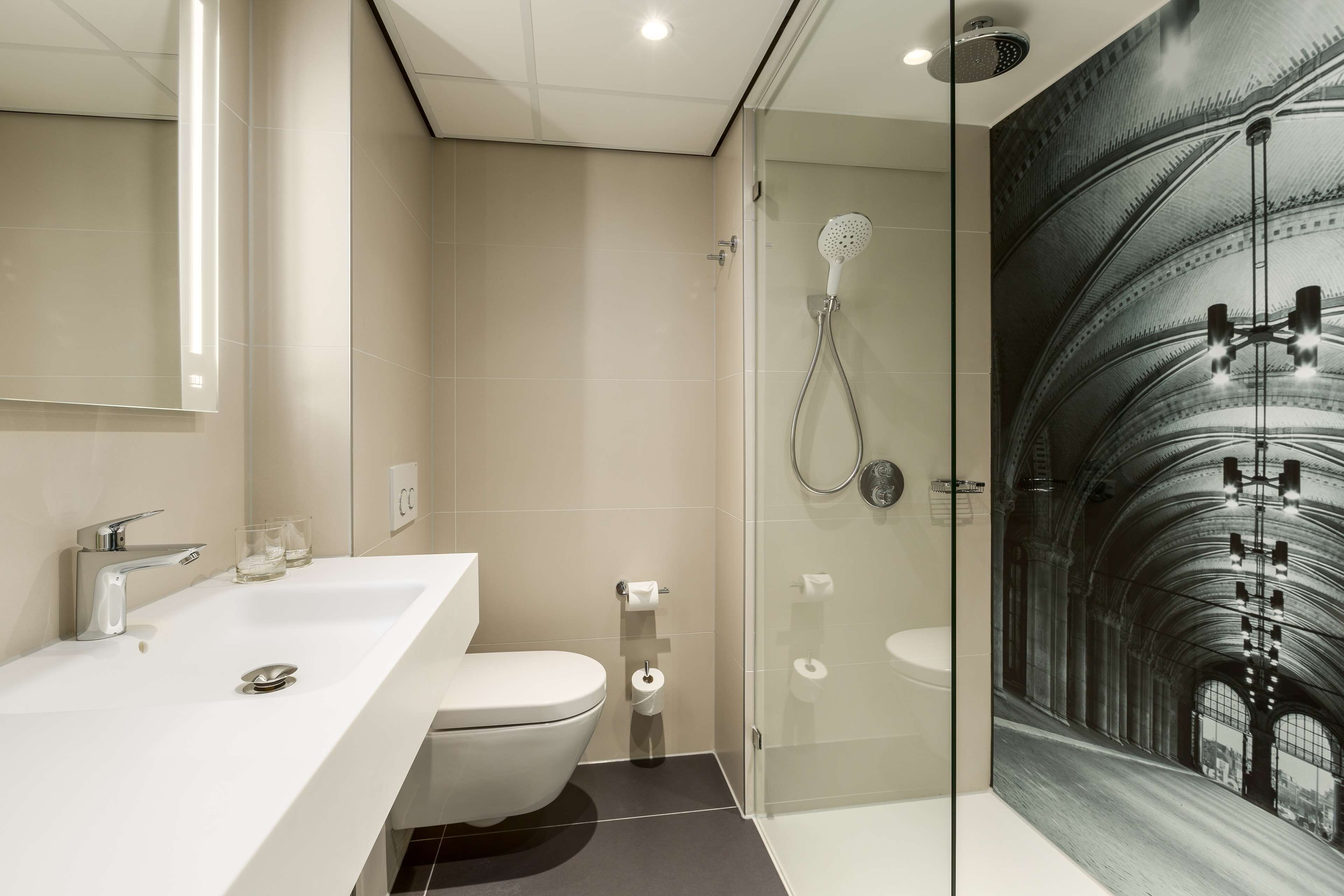 eco-friendly toiletries, towels