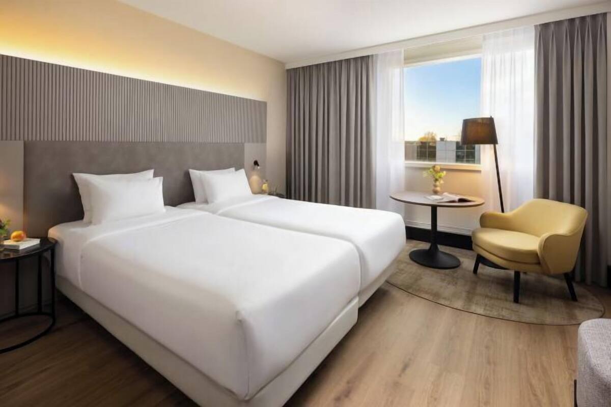 Premium bedding, minibar, in-room safe, desk