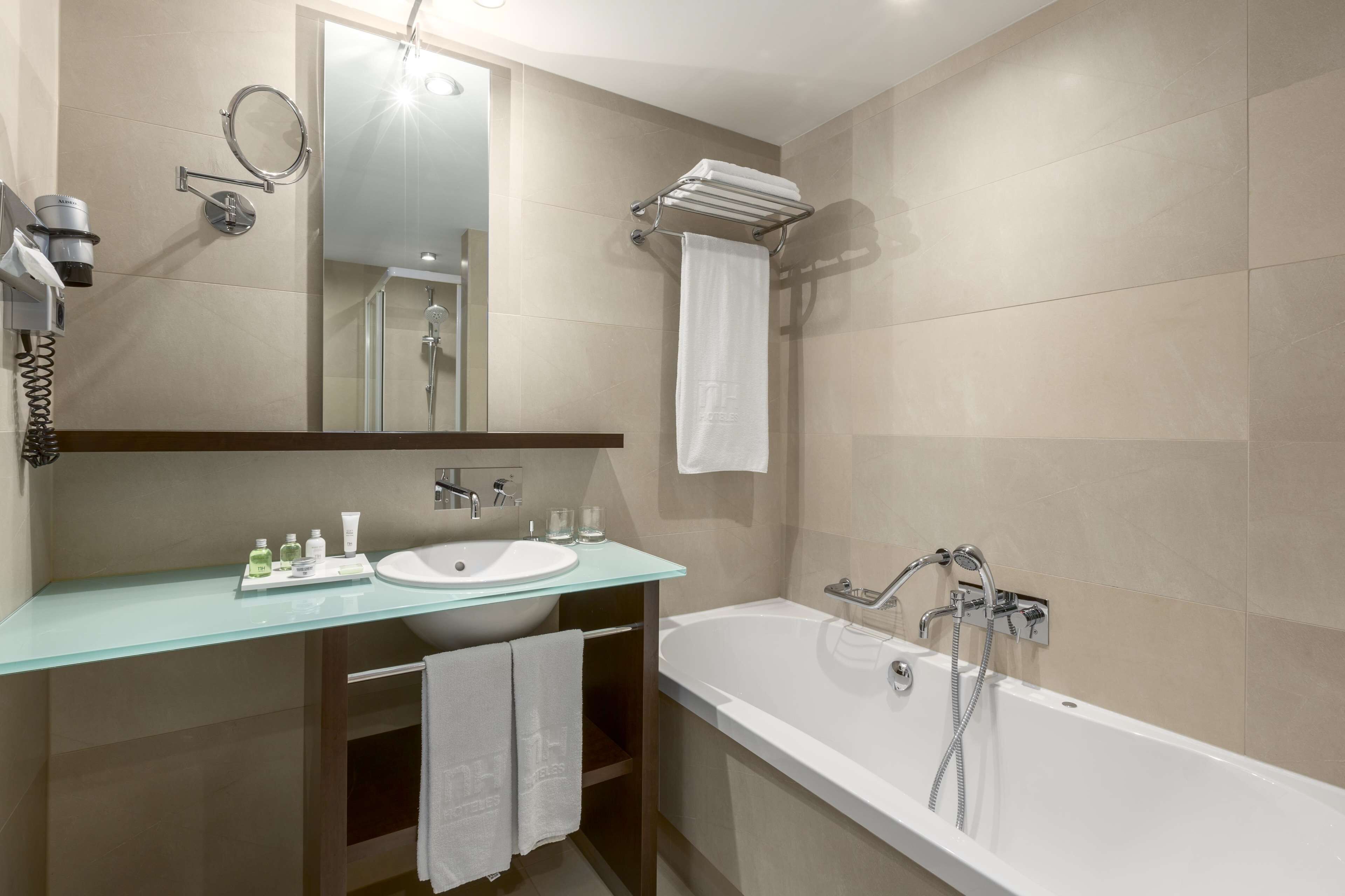 eco-friendly toiletries, towels