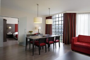 Premium bedding, minibar, in-room safe, desk
