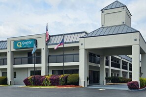 Exterior - Quality Inn near Six Flags (Douglasville)