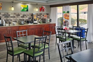 Free daily continental breakfast - Quality Inn near Six Flags (Douglasville)