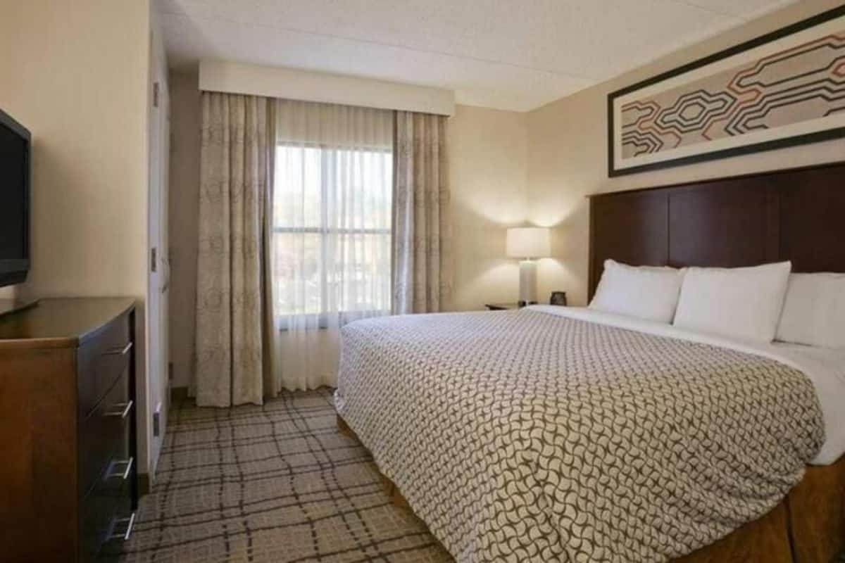 1 bedroom, in-room safe, desk, iron/ironing board