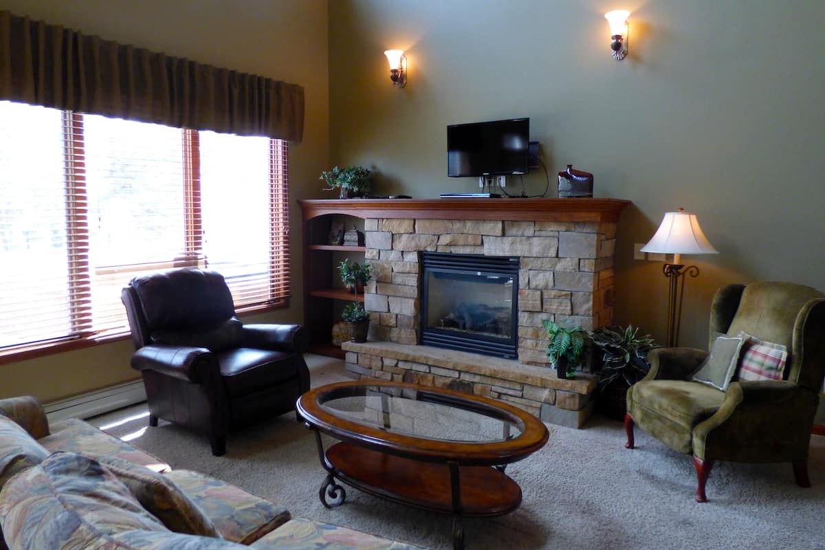 2 Bedroom Residence 315 | Living area