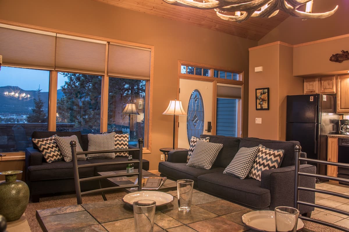 1 Bedroom Residence 349 | Living area