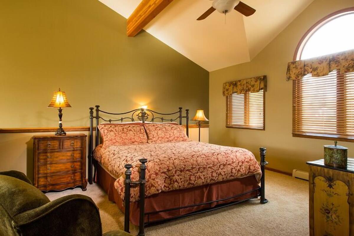 1 Bedroom Residence 321 | 2 bedrooms, in-room safe, iron/ironing board, free WiFi