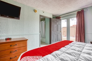Suite, 1 Bedroom | Desk, free WiFi, bed sheets
