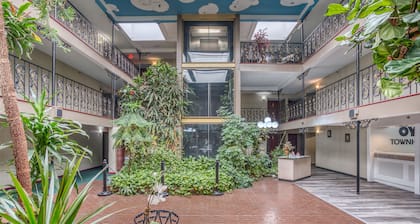 OYO Townhouse Tulsa Woodland Hills