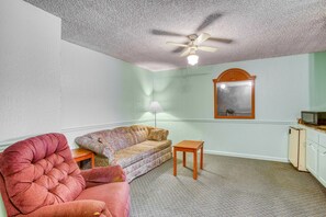 Suite, 1 Bedroom | Room amenity