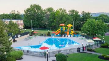 Indoor pool, seasonal outdoor pool, pool umbrellas, sun loungers