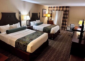 Premium bedding, in-room safe, desk, blackout curtains - Red Lion Hotel Harrisburg Hershey (Harrisburg)