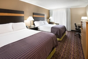 Hypo-allergenic bedding, pillow-top beds, desk, blackout curtains - Holiday Inn Williamsport by IHG (Williamsport)