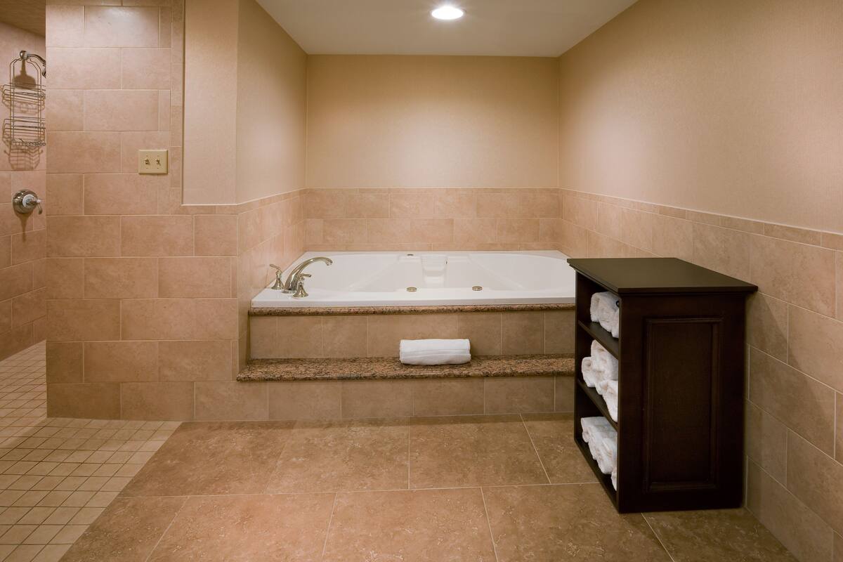 Suite, 1 King Bed (Top Floor Conference Floor) | Hypo-allergenic bedding, pillow-top beds, desk, blackout curtains