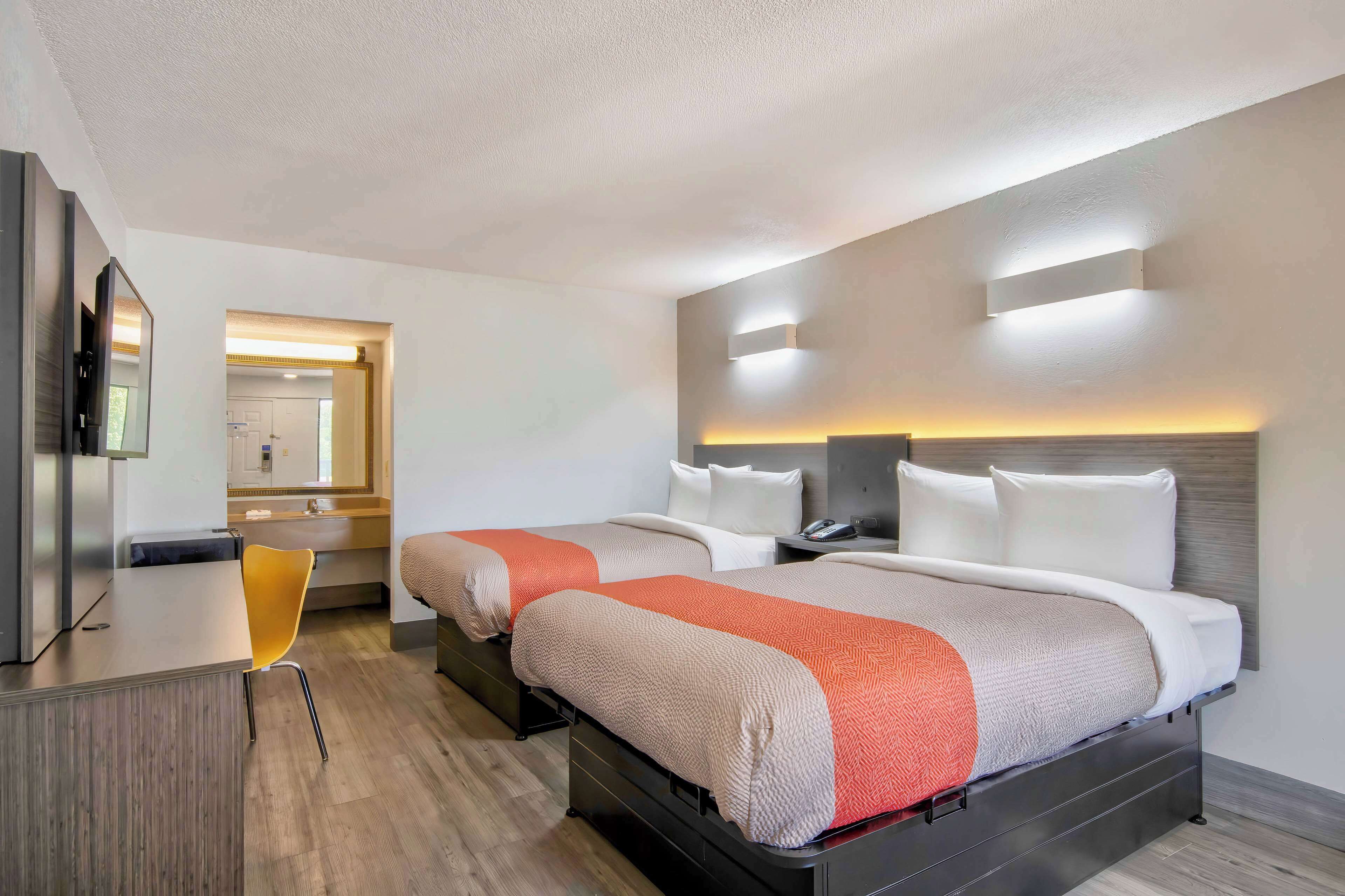 Bureau, Wi-Fi gratuit, draps fournis, réveils