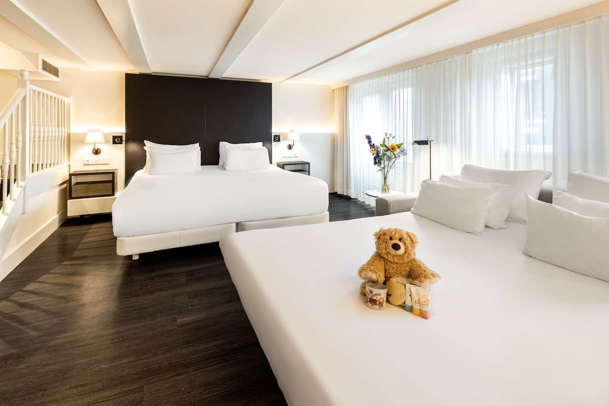 1 bedroom, premium bedding, down duvets, minibar