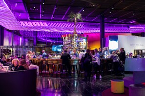 Bar (in der Unterkunft)
