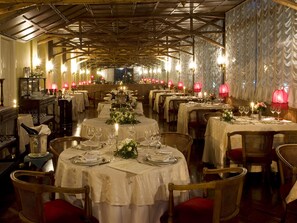 Breakfast, lunch served; international cuisine, al fresco dining 
