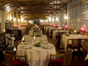 Breakfast, lunch served; international cuisine, al fresco dining