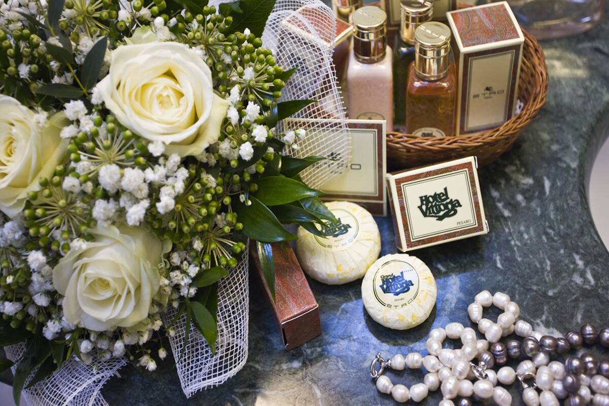 standard triple room | bathroom | combined shower/bathtub, jetted bath, designer toiletries, hair dryer