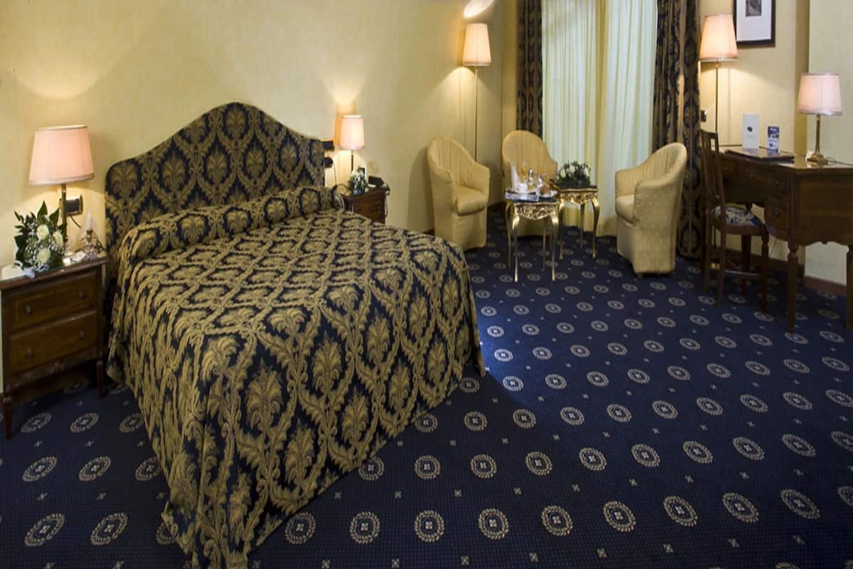 Frette Italian sheets, hypo-allergenic bedding, down duvets