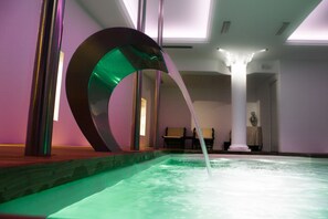 Bain à remous intérieur