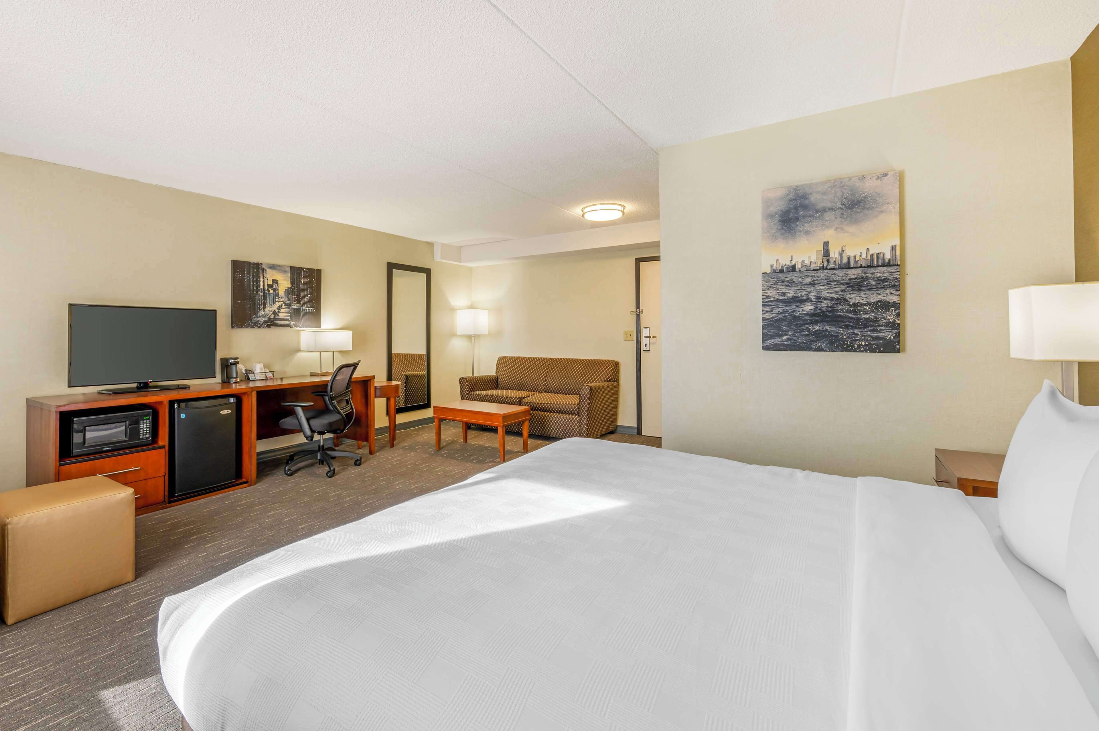 standard room, 1 king bed with sofa bed, non smoking (with sofabed) | desk, laptop workspace, iron/ironing board, free cots/infant beds