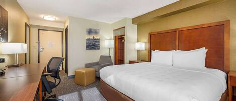 Standard Room, 1 King Bed, Non Smoking | Desk, laptop workspace, iron/ironing board, free cribs/infant beds