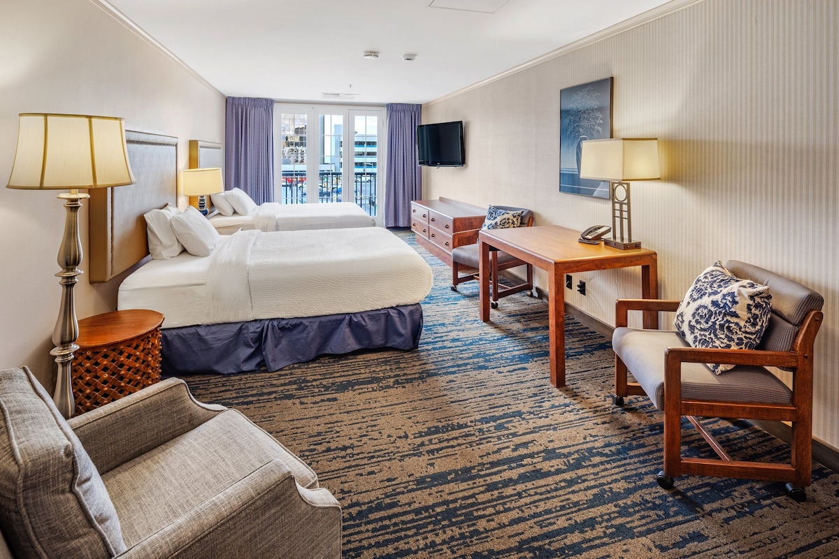 Premium bedding, pillowtop beds, in-room safe, desk