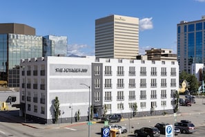 Exterior - The Voyager Inn (Anchorage)