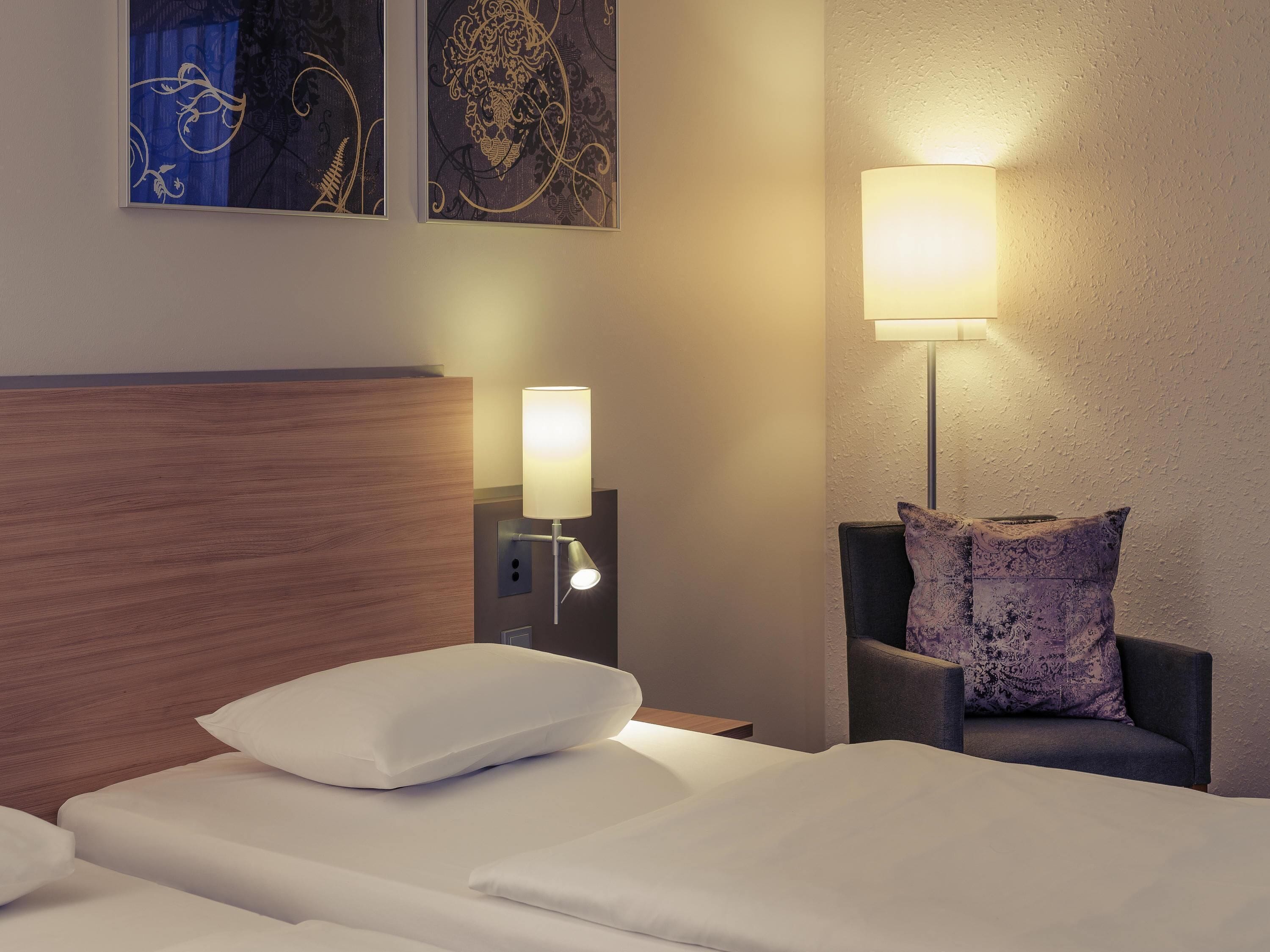 Standard-Zweibettzimmer, 2 Einzelbetten | Allergikerbettwaren, Zimmersafe, Schreibtisch