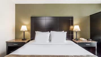 Standard Room, 1 King Bed, Smoking | Desk, laptop workspace, soundproofing, iron/ironing board