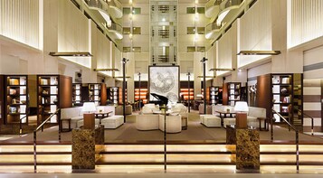 2 bars/lounges, lobby lounge, cocktail bar