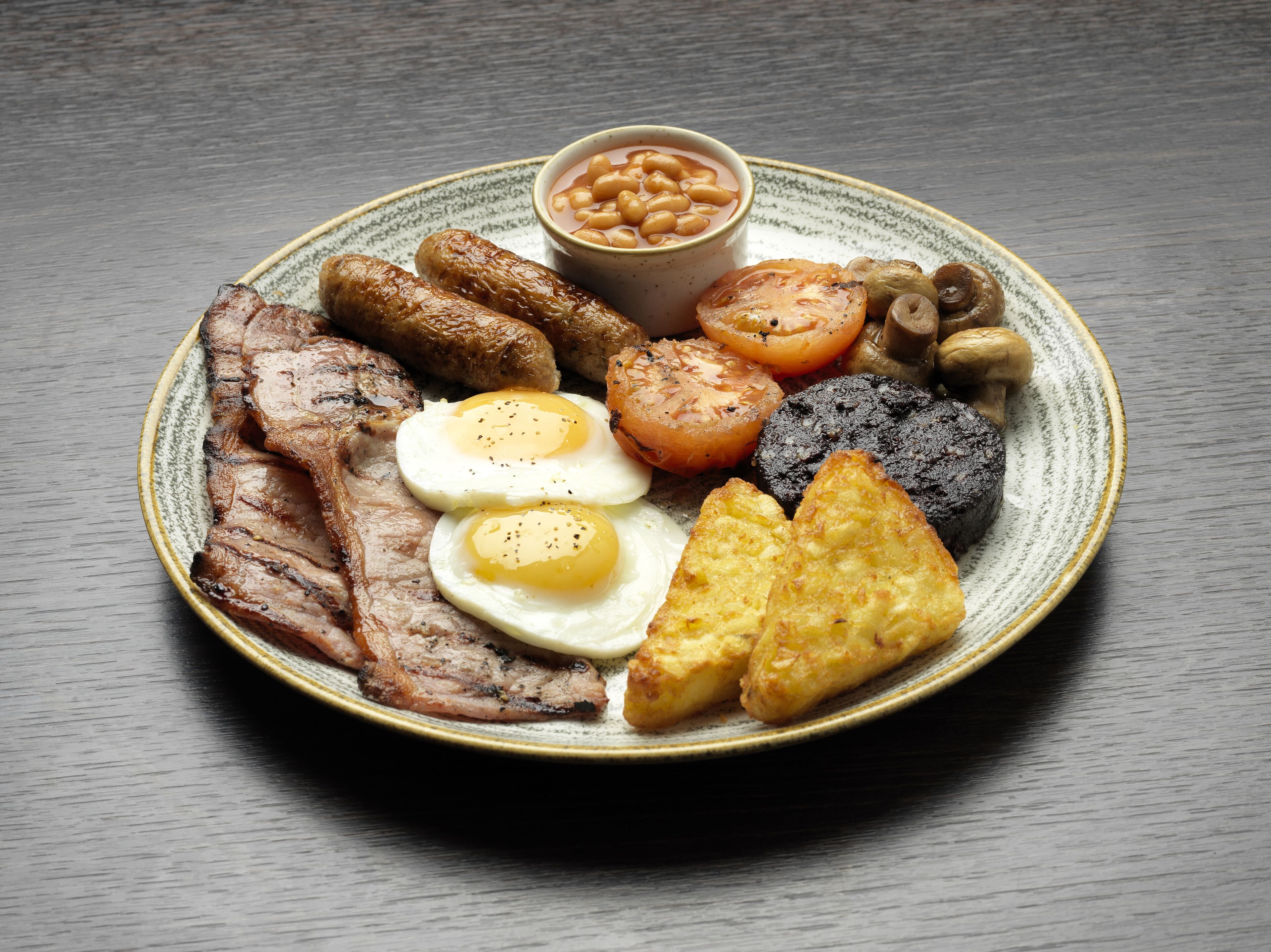 Se ofrece un desayuno bufé (17.95 GBP por persona)