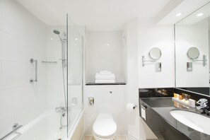 Free toiletries, hair dryer, bathrobes, slippers - Crowne Plaza Stratford Upon Avon by IHG (Stratford-upon-Avon)