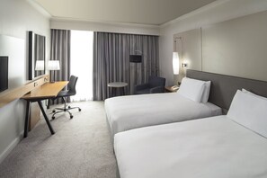 Egyptian cotton sheets, premium bedding, minibar, in-room safe - Crowne Plaza Stratford Upon Avon by IHG (Stratford-upon-Avon)