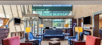 Comfort Suites Oakbrook Terrace near Oakbrook Center