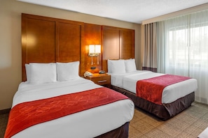 Business-Suite, Mehrere Betten | 1 Schlafzimmer, hochwertige Bettwaren, Daunenbettdecken