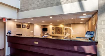 Comfort Suites Oakbrook Terrace near Oakbrook Center